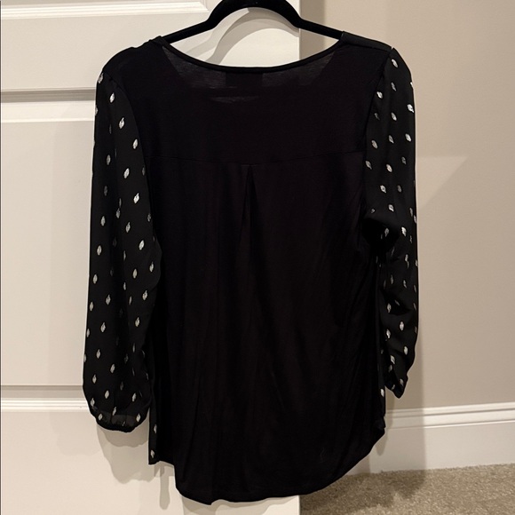 Patterned Black and White Blouse - Picture 6 of 8